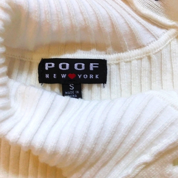 Poof! women's white button turtleneck sweater size small (J4) - Picture 3 of 4